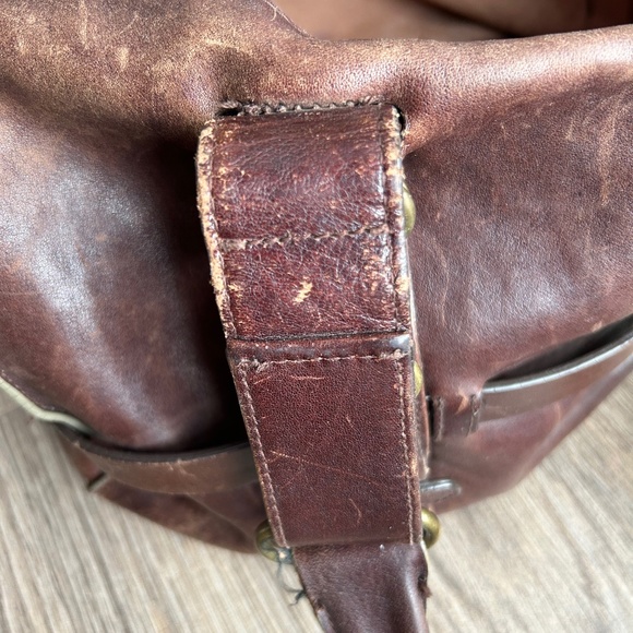Hugo Boss Vintage Leather Shoulder Bag - Picture 8 of 15